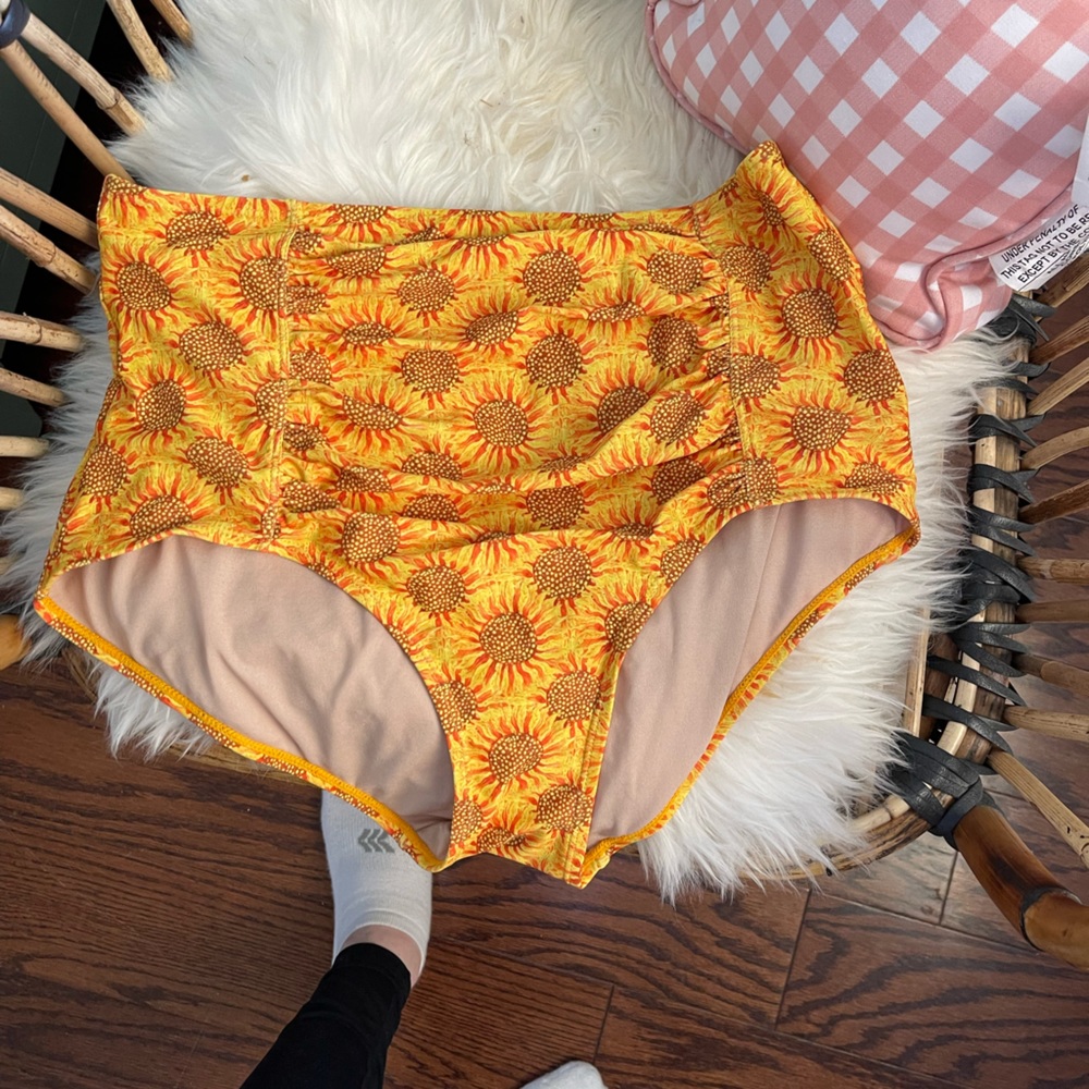 Kortni Jeane Large Ruched Bottoms